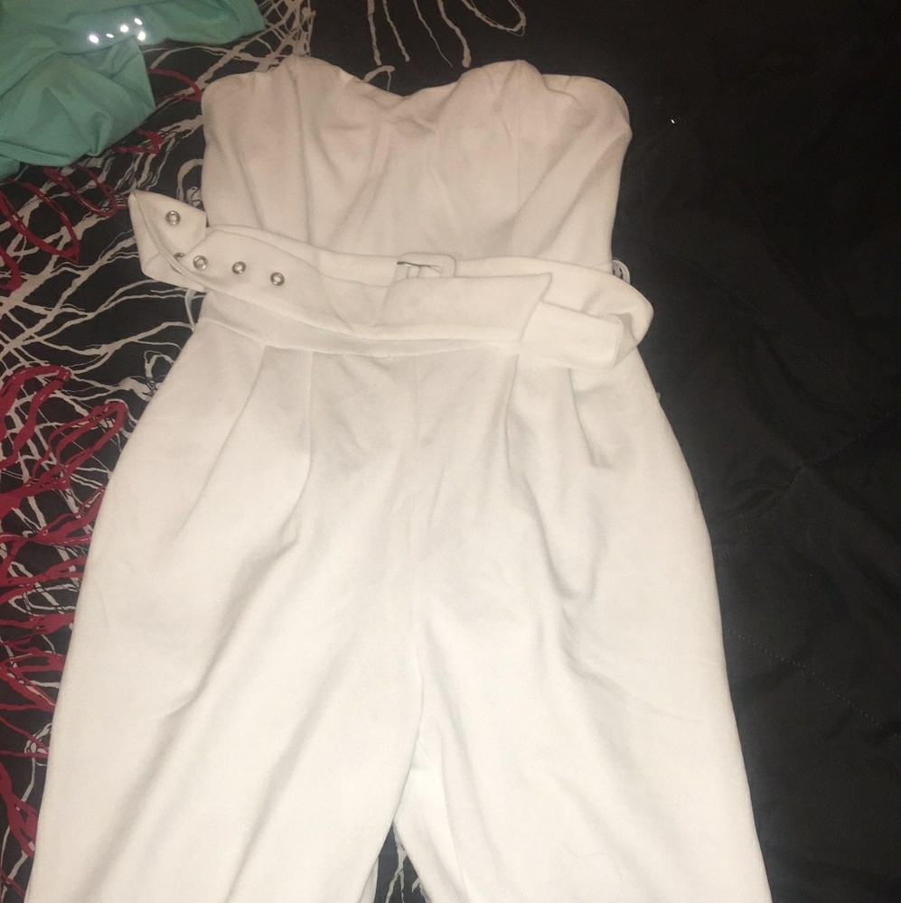 Outfits - Picture 3 of 4